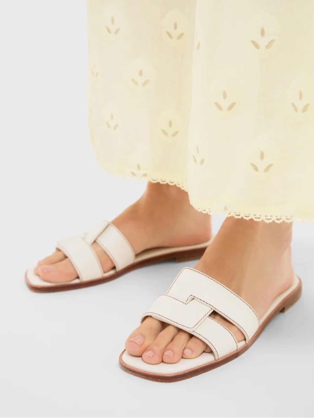 Tuckernuck White Leather Slide Sandals with Tan Sole Edge - Picture 2 of 7